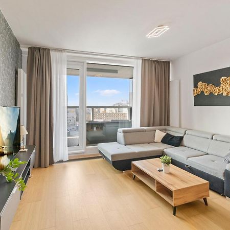 Panorama City Apartment In Downtown Area With Free Parking And Castle View บราติสลาวา ภายนอก รูปภาพ