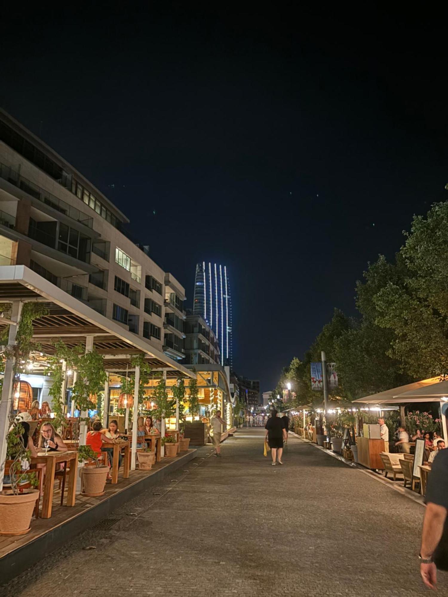 Panorama City Apartment In Downtown Area With Free Parking And Castle View บราติสลาวา ภายนอก รูปภาพ