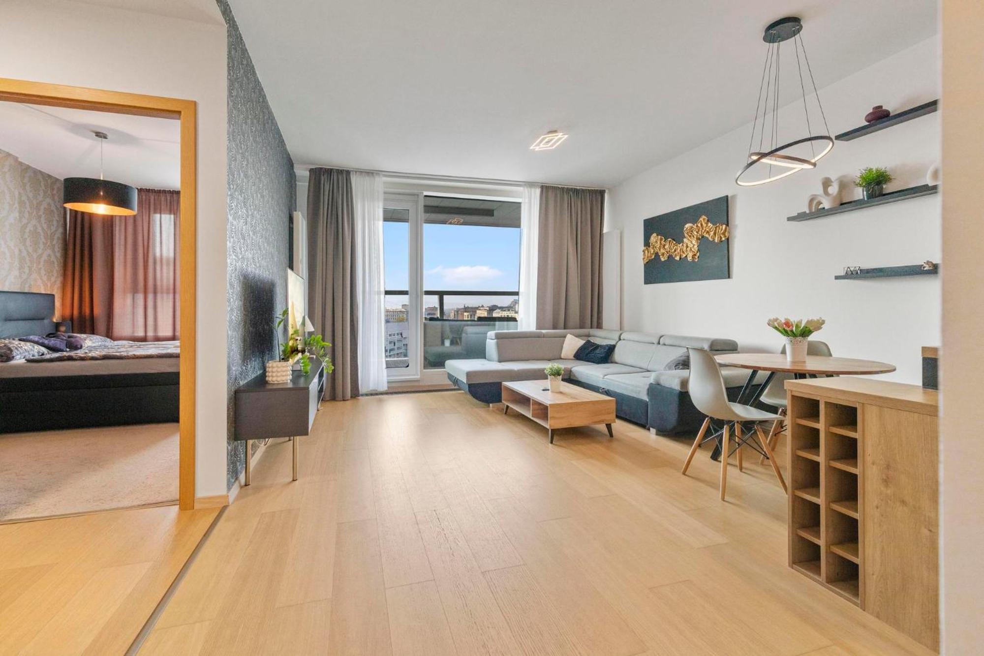 Panorama City Apartment In Downtown Area With Free Parking And Castle View บราติสลาวา ภายนอก รูปภาพ